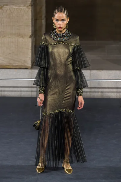 Look 75